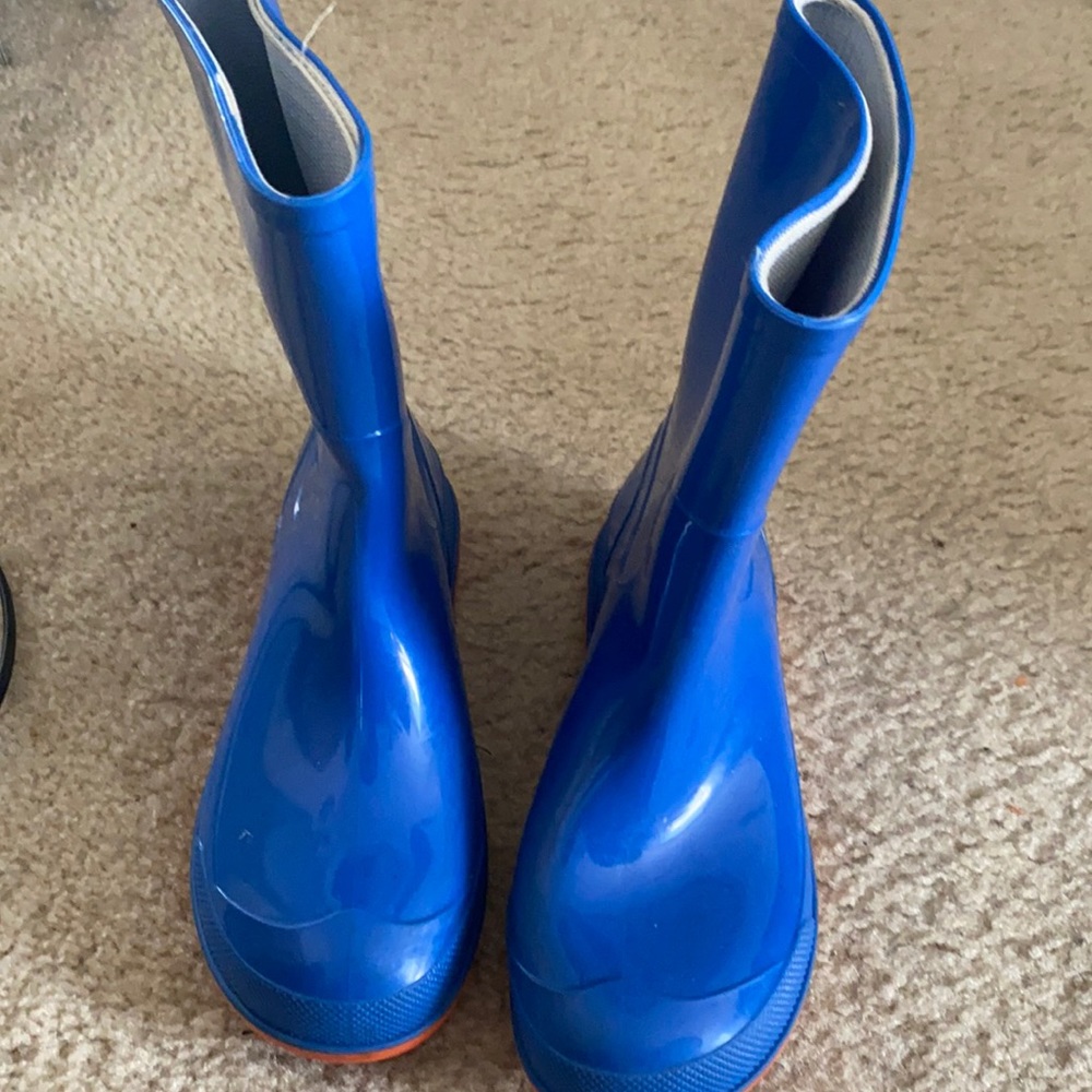 Kids rain boots